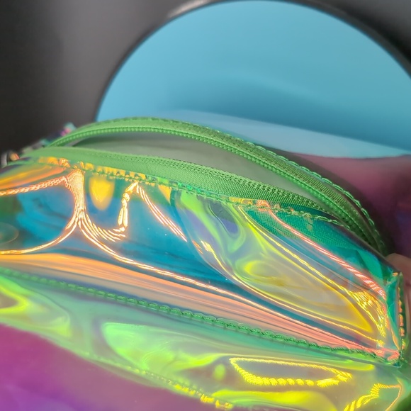 NWOT Iridescent Rainbow Clear Daypack Back pack Zippered With  Front Pocket - Picture 6 of 9